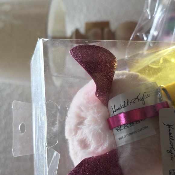 Free Shipping Plus Givaway Item - Picture 2 of 12